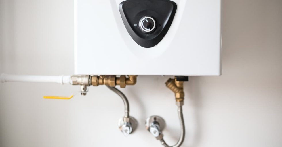 Understanding tankless vs traditional water heaters